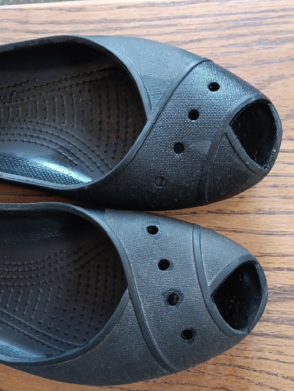 CROCS Black Women's Peep-Toe Flat Shoes Sz 11W - Picture 2 of 6
